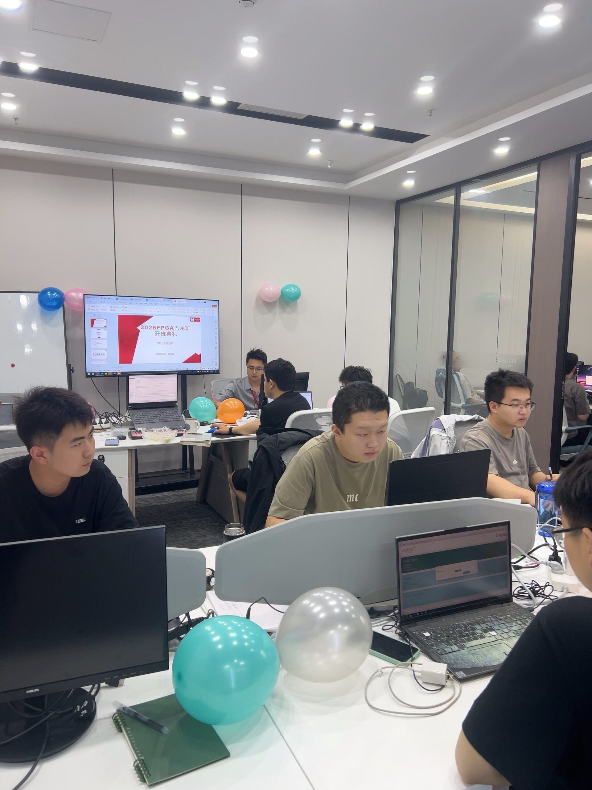 成电国芯FPGA测试工程师定向班在成都基地正式开班